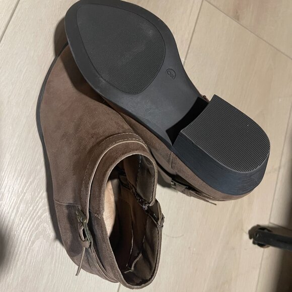 Just Fab Voss Ankle Boots, Size 9 WW. Brown "suede". - Picture 5 of 5